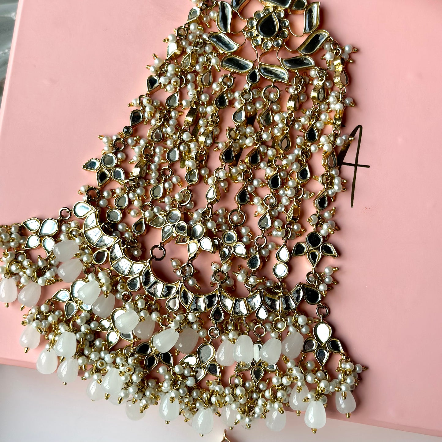 Mehr Un Nisa (White)