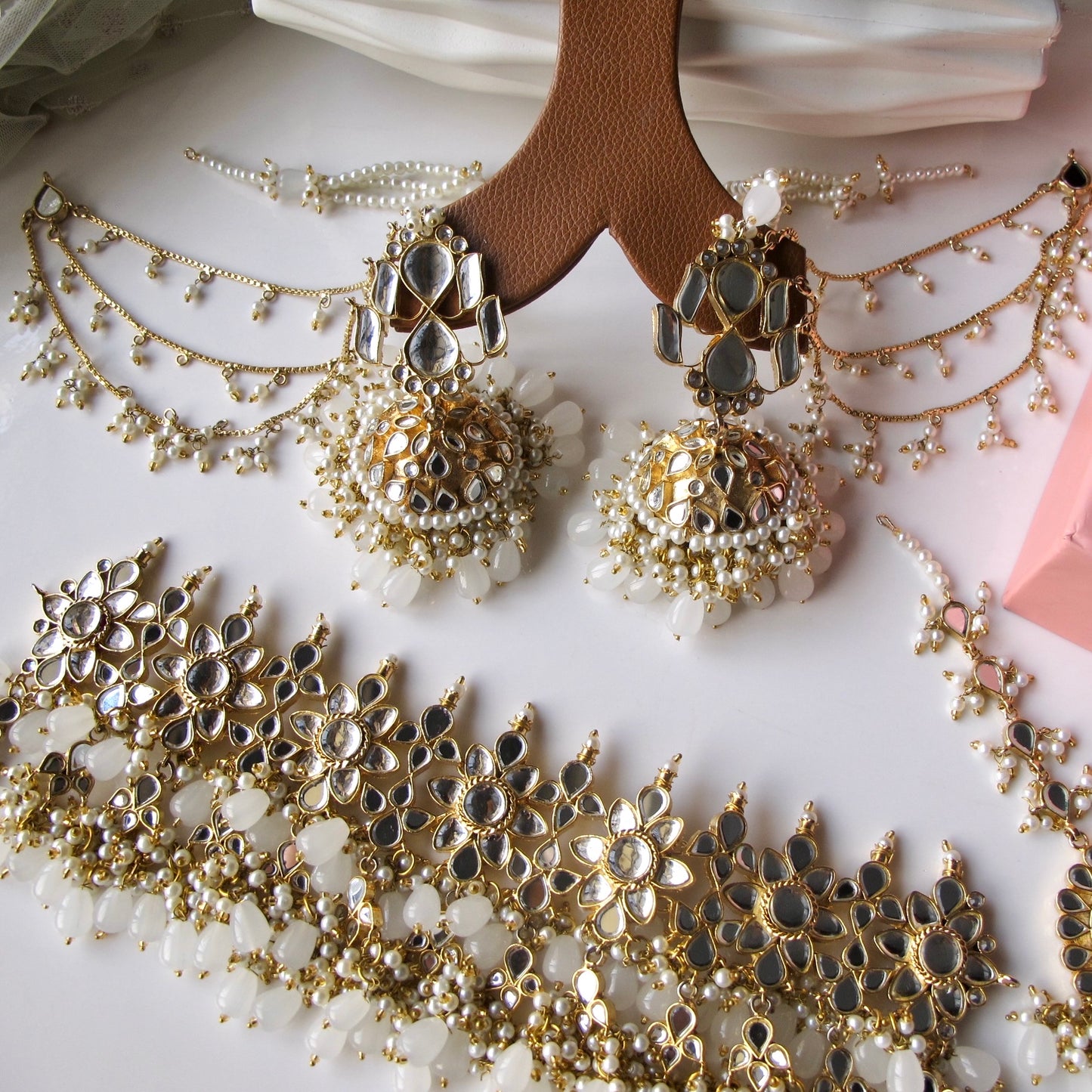 Mehr Un Nisa (White)