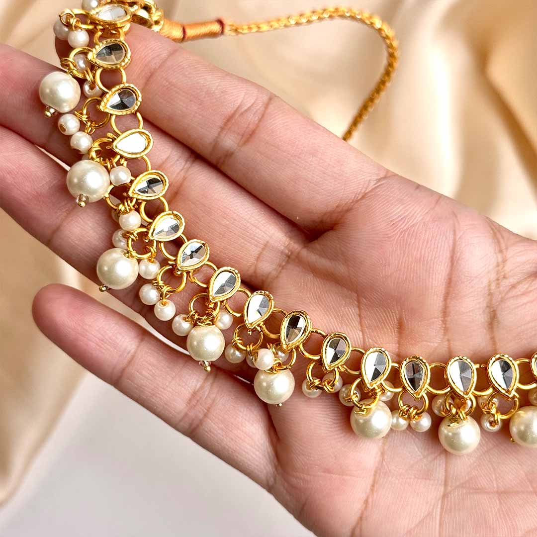 Petal Necklace (Golden)