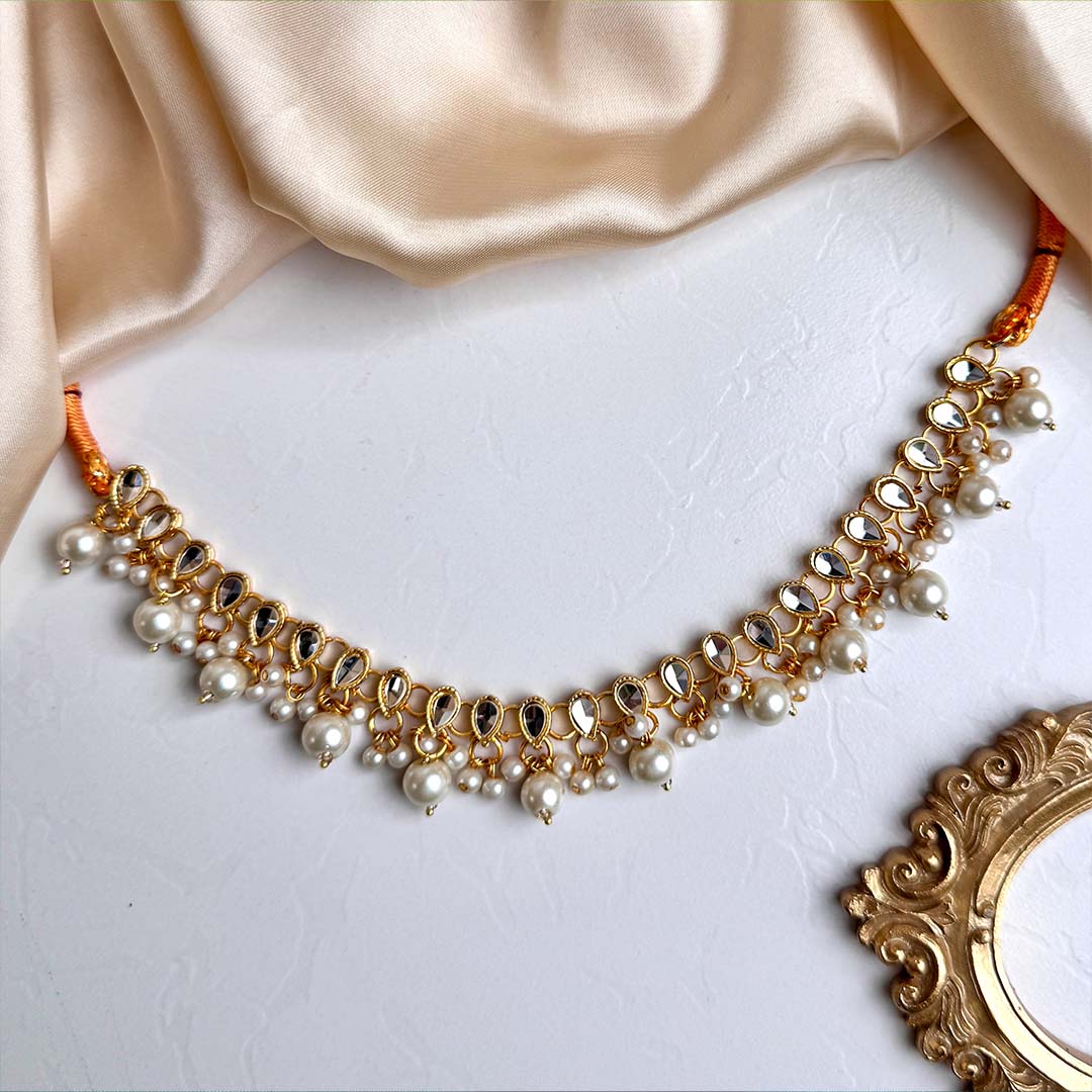 Petal Necklace (Golden)