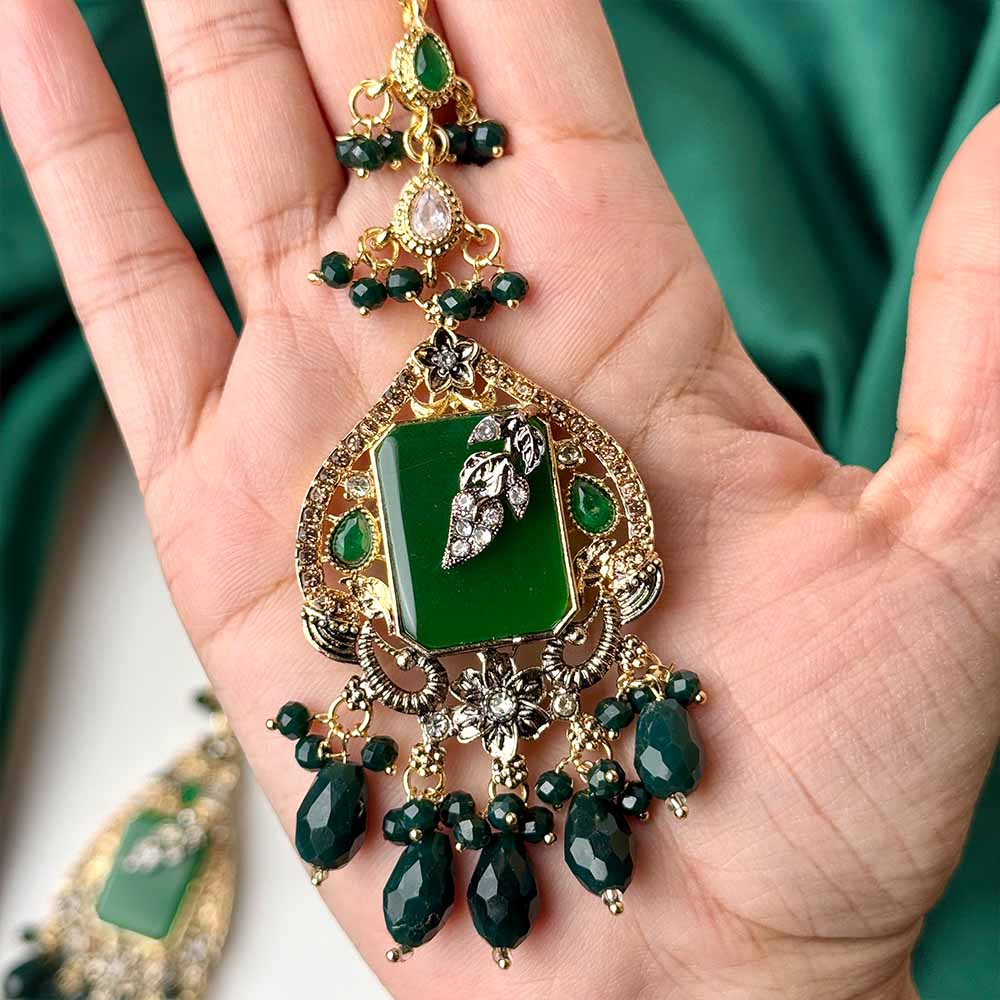 Zarala Earrings Teeka Set (Green)