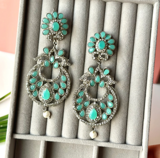 Shop Trendy Earrings: That Won't Break the Bank