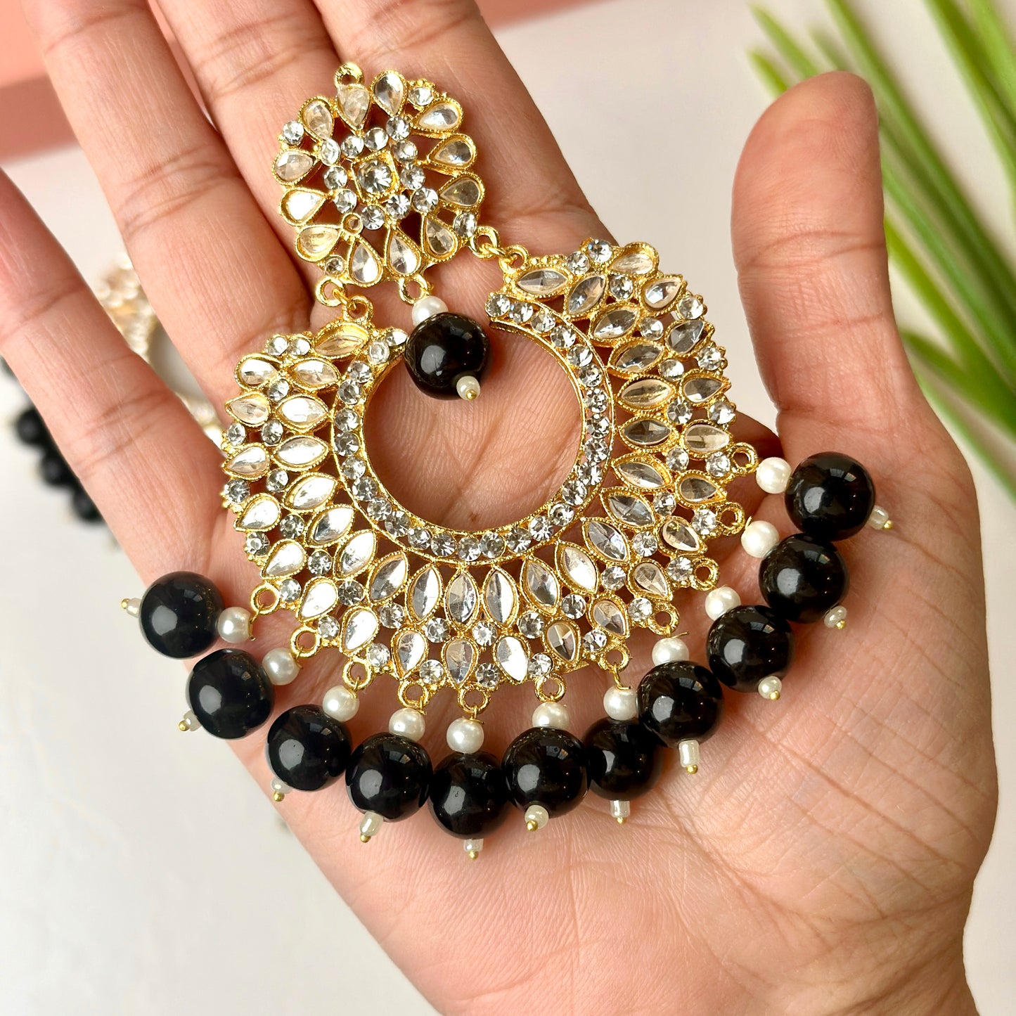 Wafaa Earrings/Teeka Set (Black)