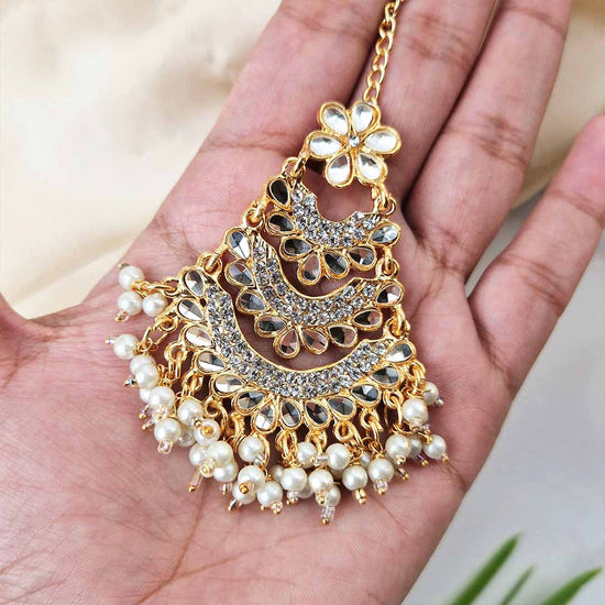 Dhanak Bindiya