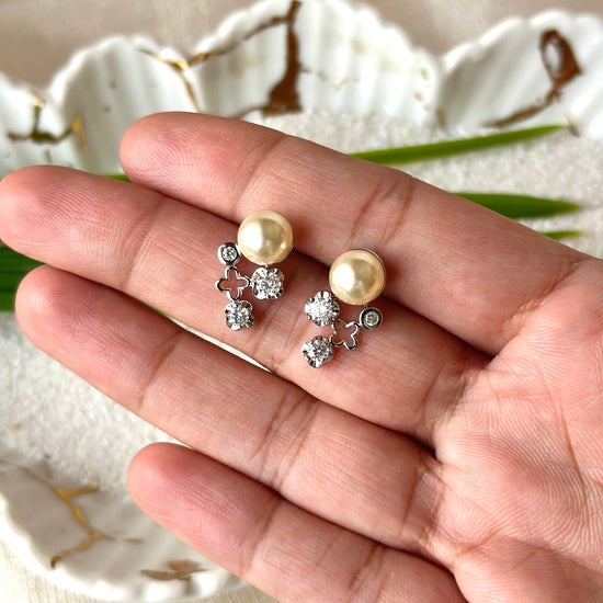 Load image into Gallery viewer, Lucky Pearl Earrings
