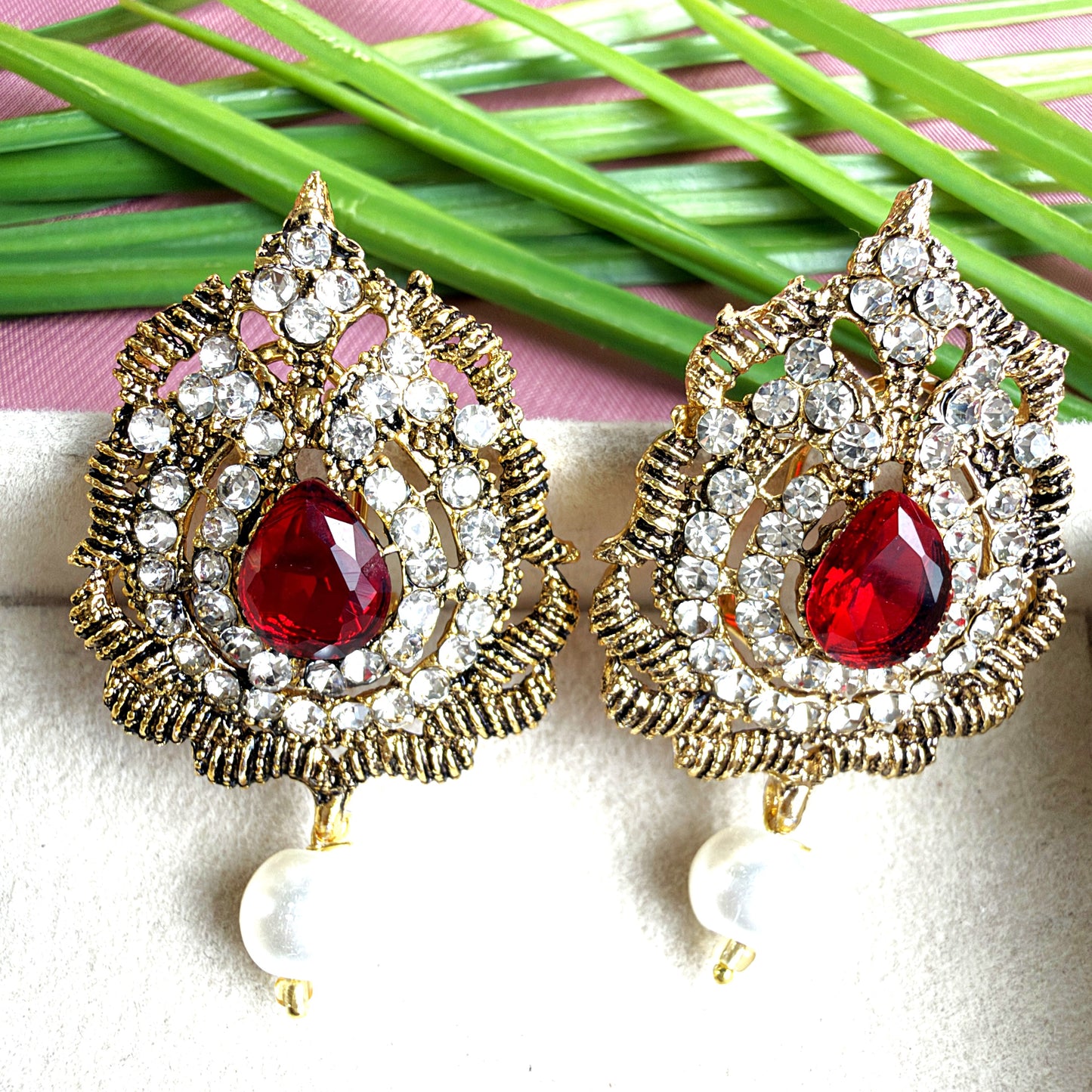 Antiue-Tone Stud (Red)