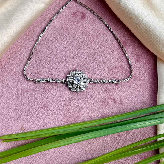 Blume Bracelet (Crystal)