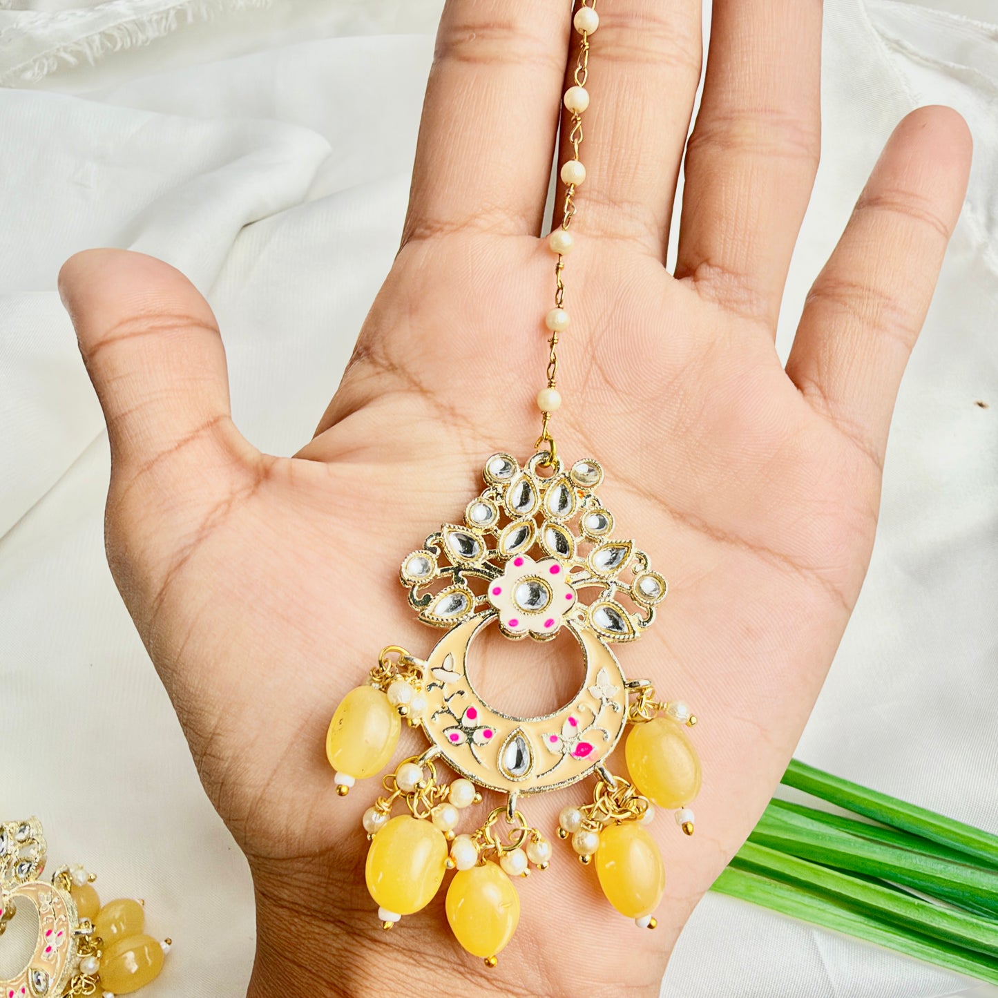 Chaand Baali (Ivory Cream)