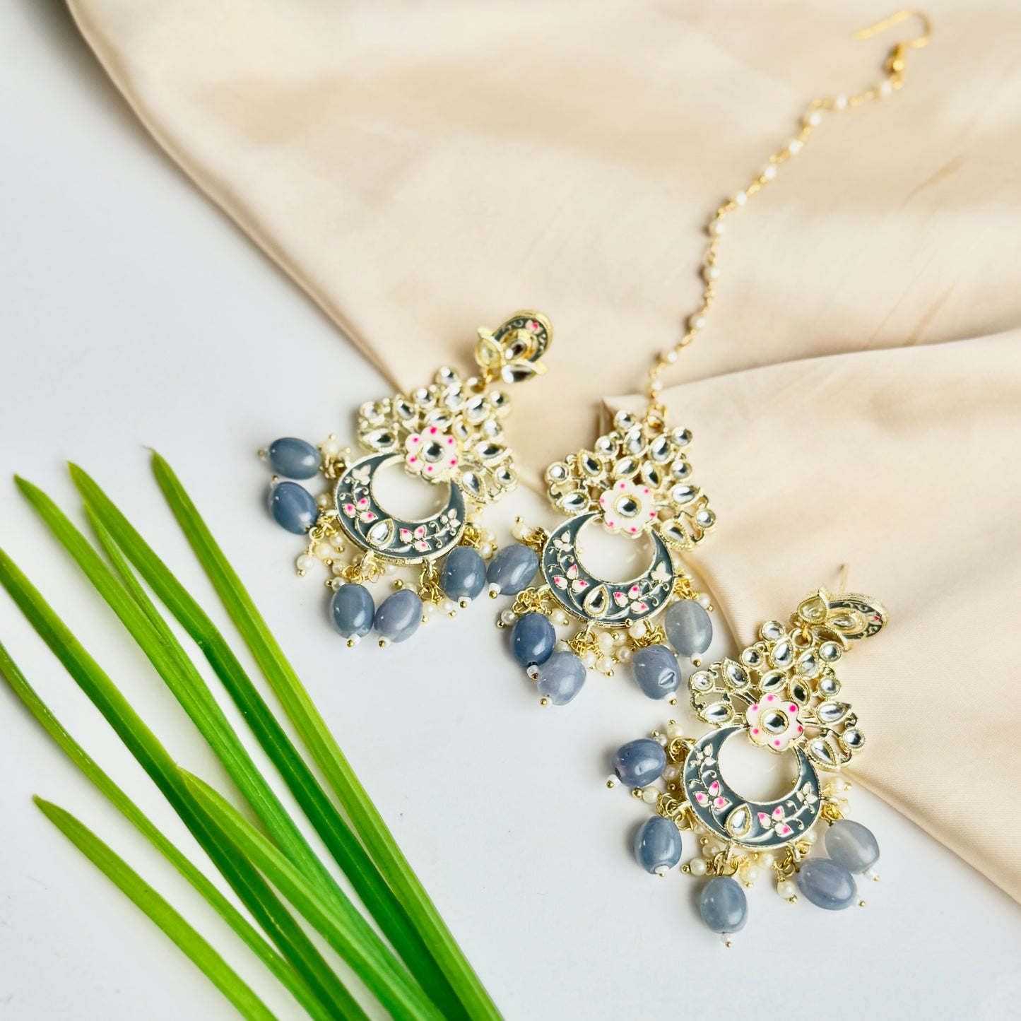 Chaand Baali (Smokey Grey)