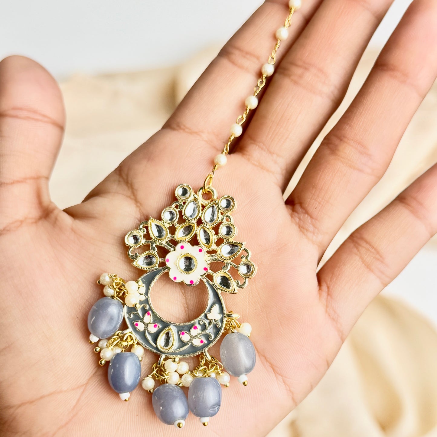 Chaand Baali (Smokey Grey)