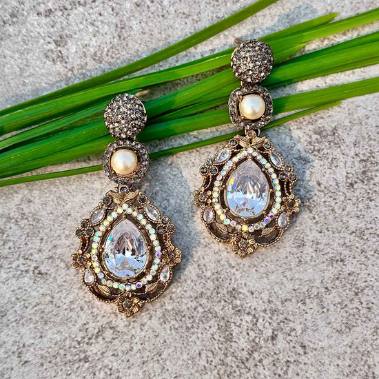 Dilara Earrings (Crystal)