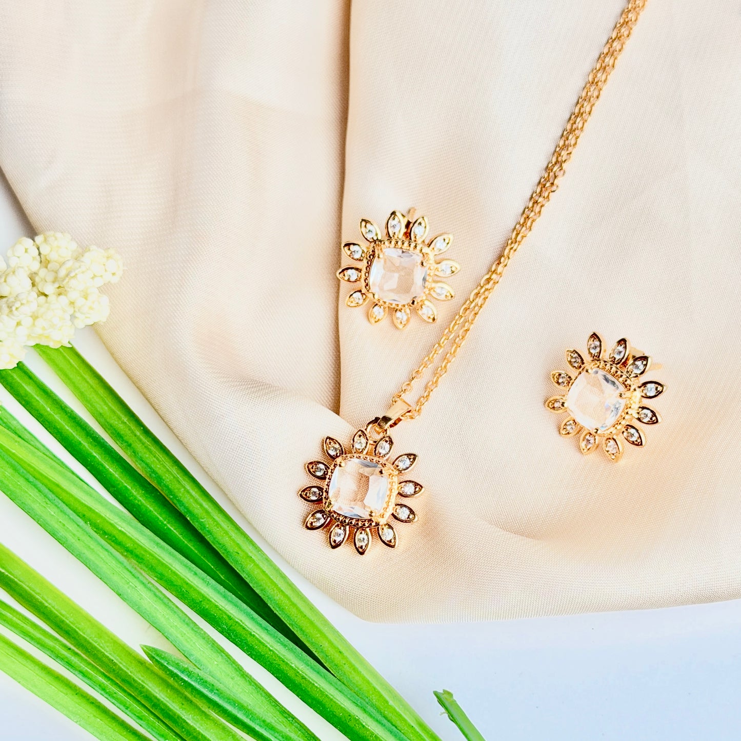 Flower Locket Set (Crystal)