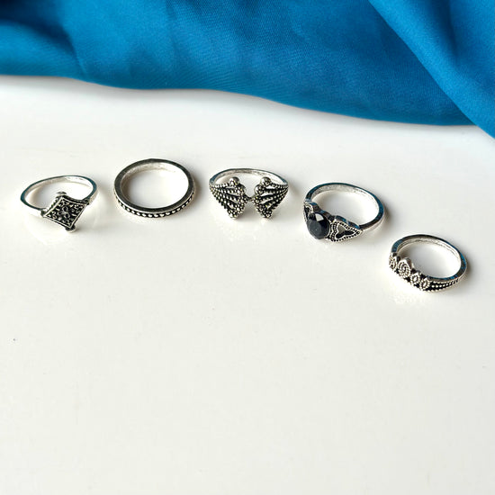 Load image into Gallery viewer, Midi Rings (Silver)
