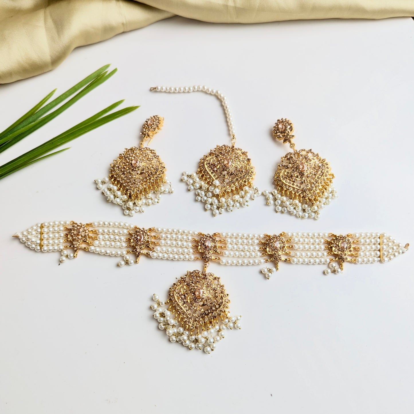 Golden Naurattan Set