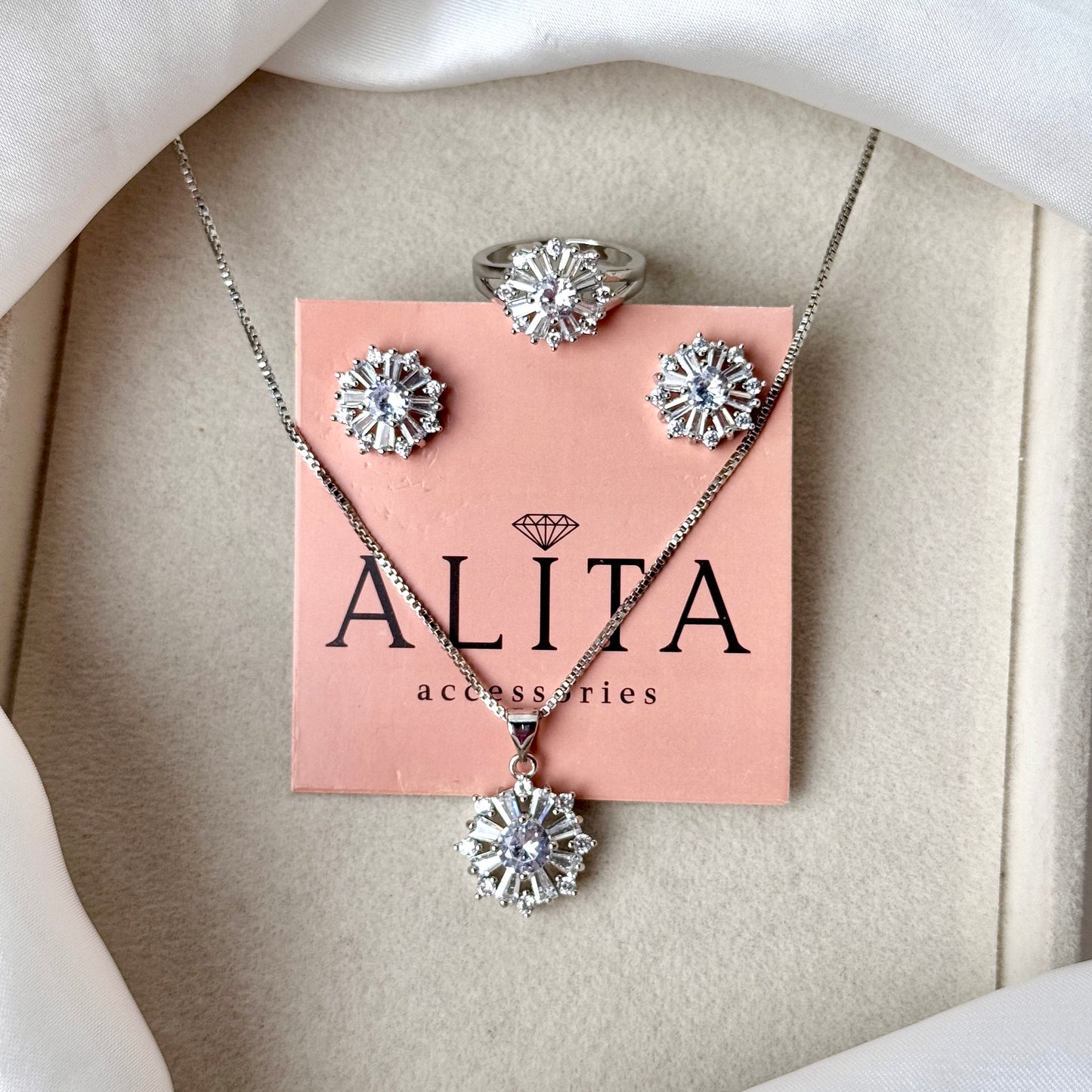 Dahlia Pendant Set (Silver)