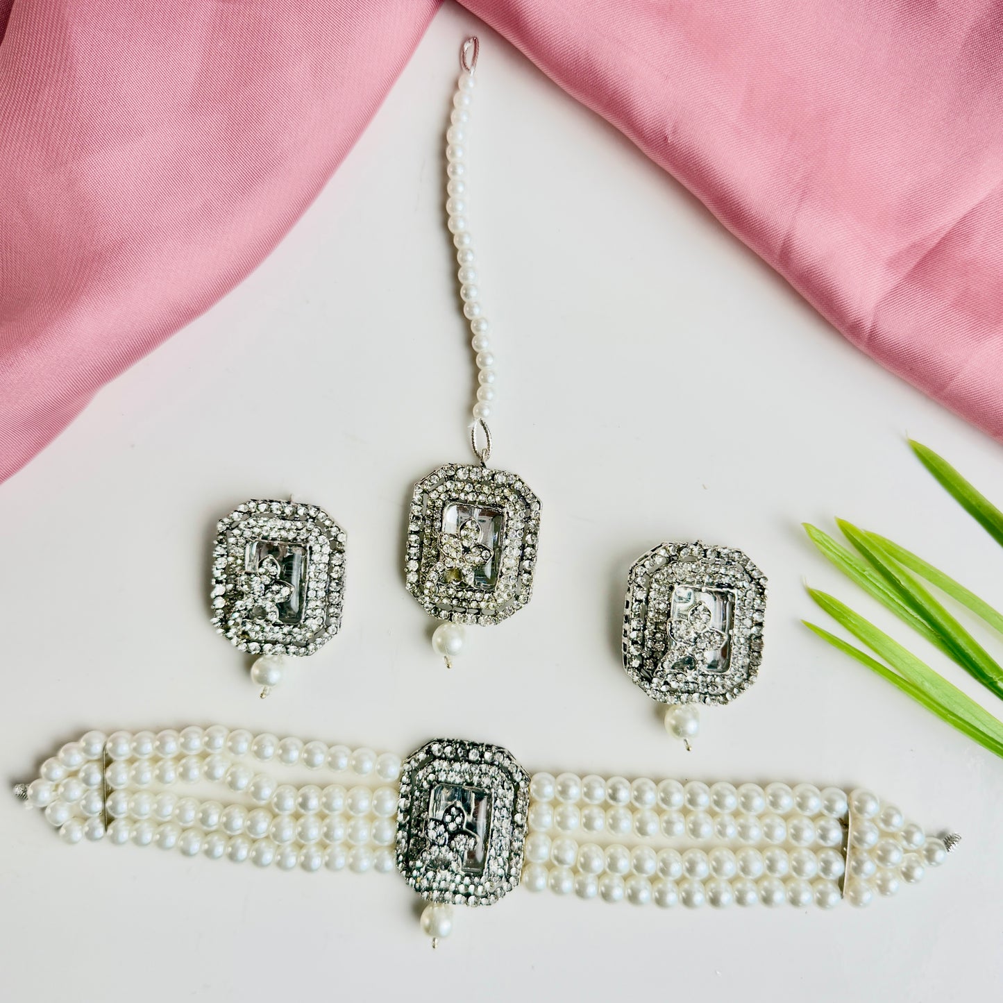 Jahanara Silver Set (Crystal)