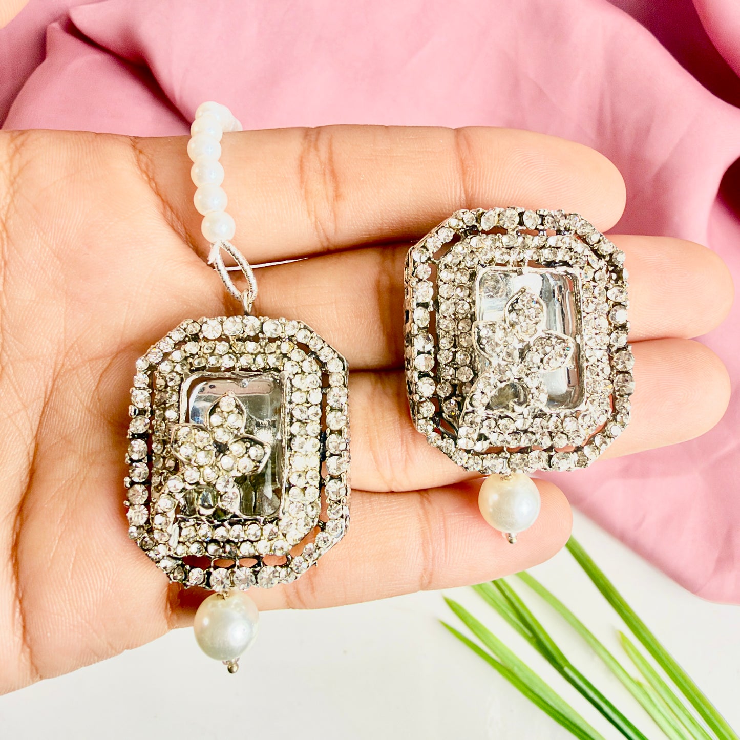 Jahanara Silver Set (Crystal)
