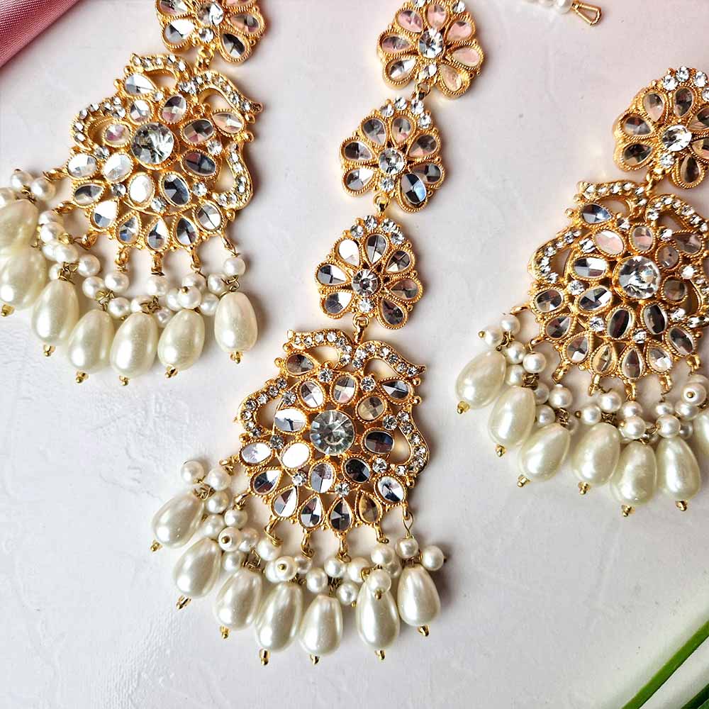 Kiran Earrings and Teeka Set Golden (Pearl)