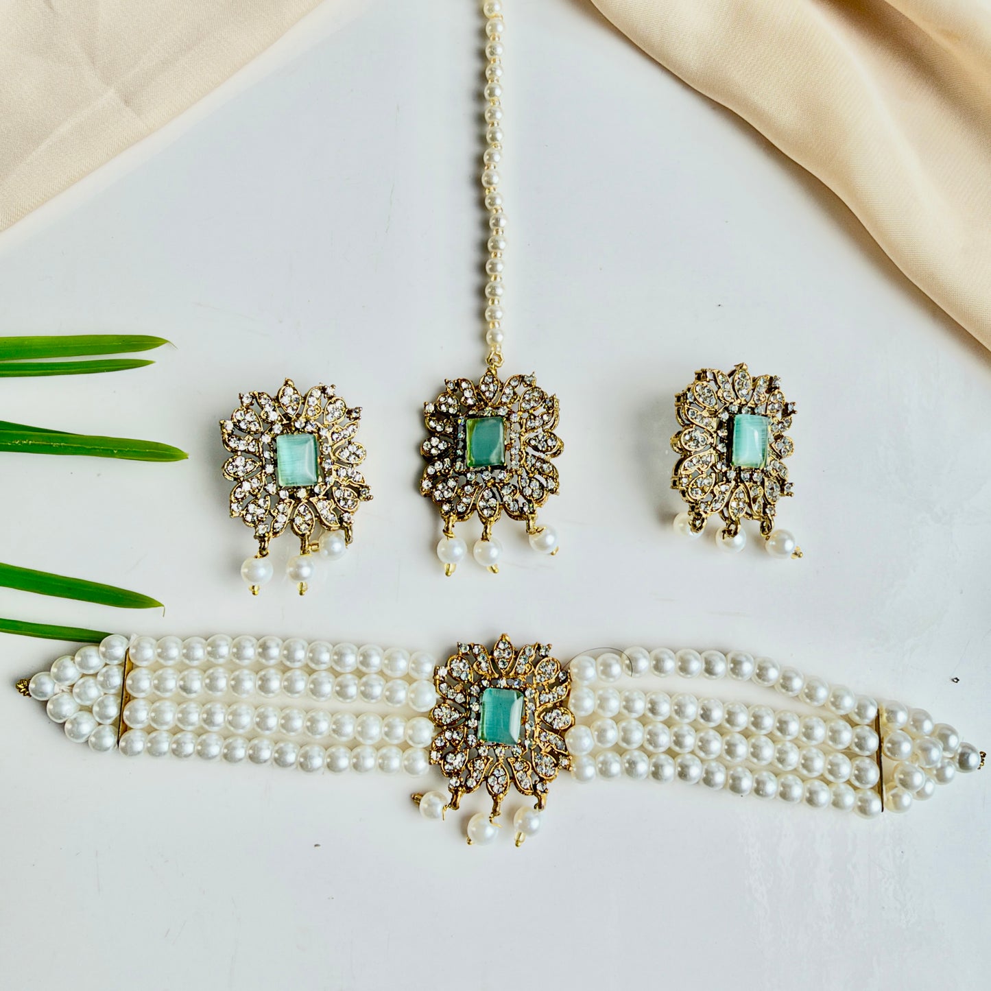 Meher Antiue Set (Mint)