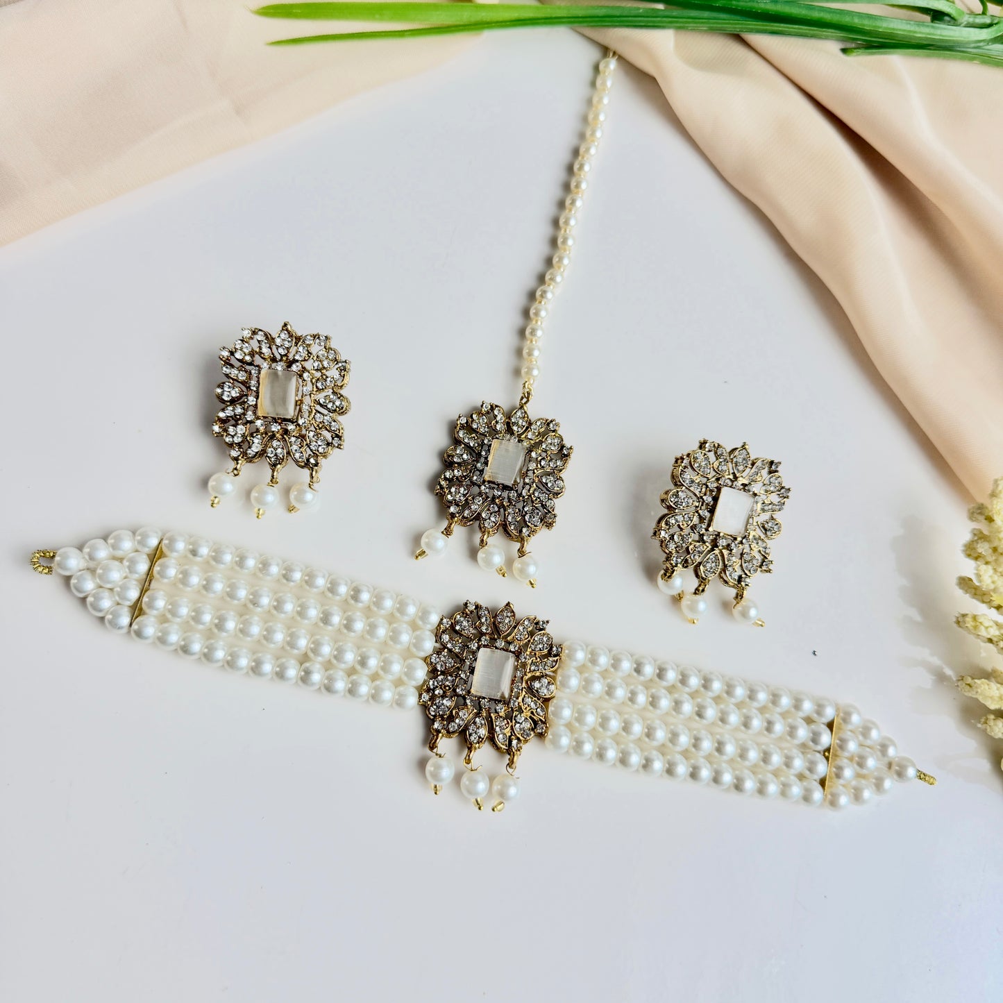 Meher Antiue Set (Pearl)