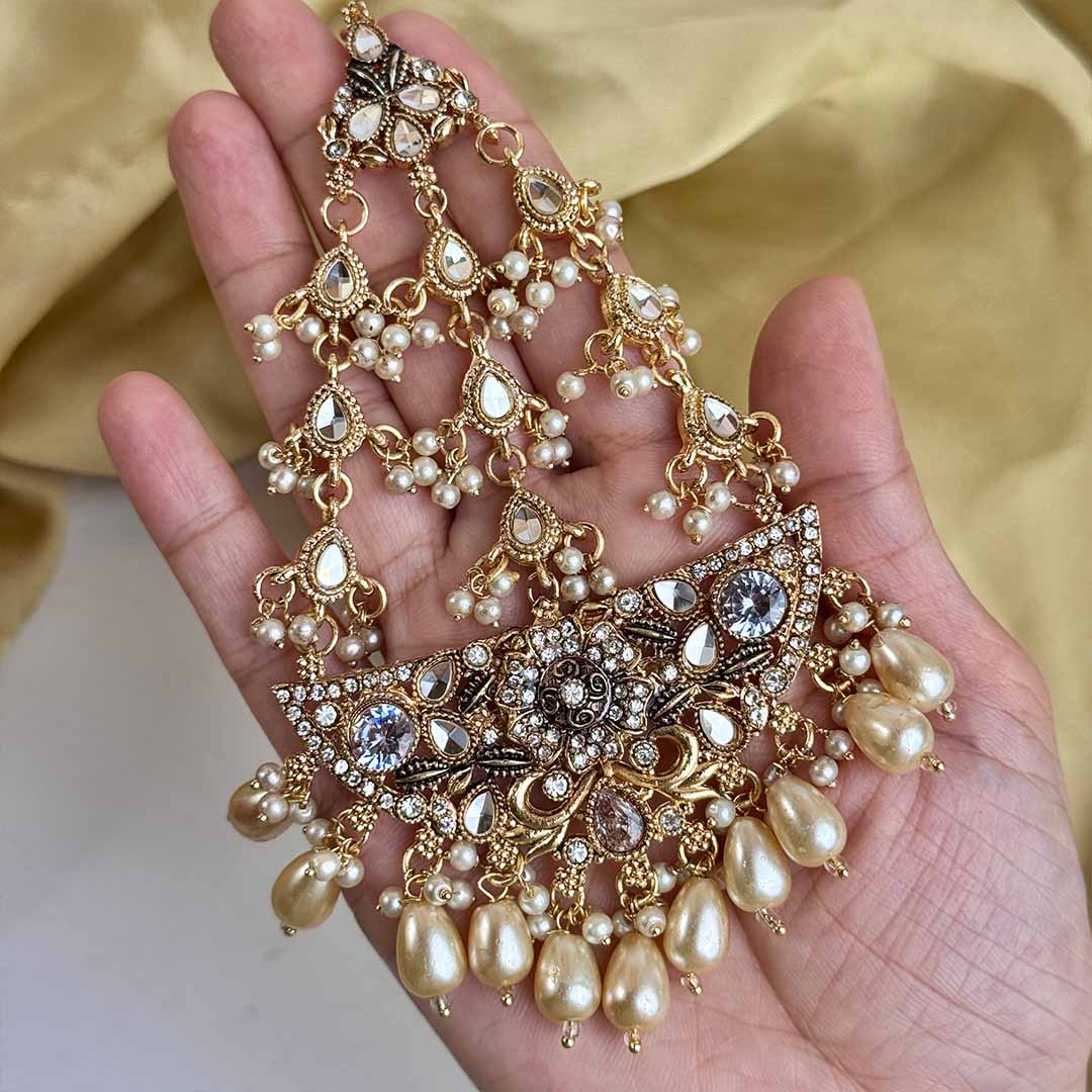 Menaal Jhoomar