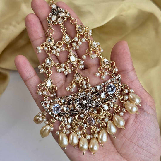Menaal Jhoomar