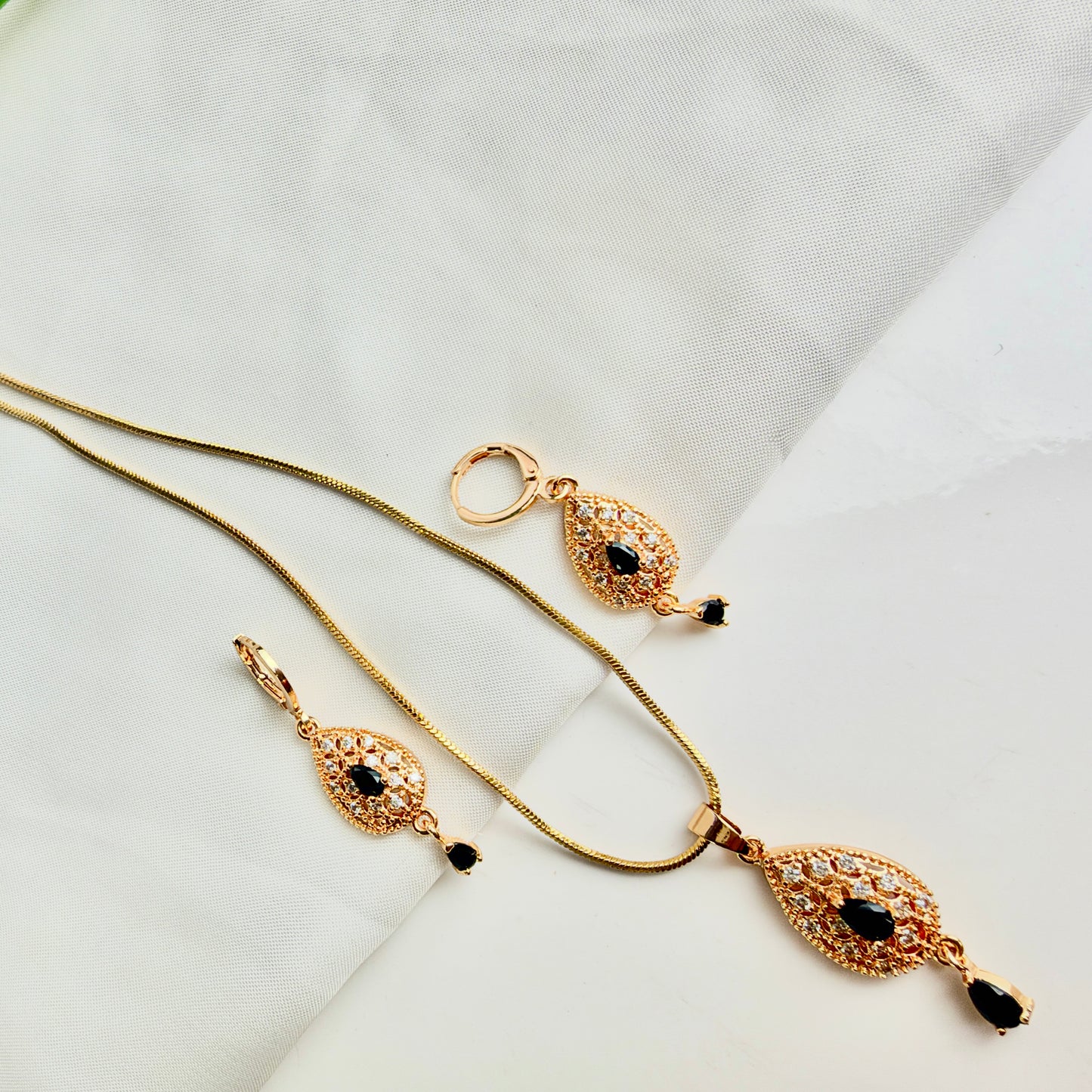 Mia Locket Set (Black)