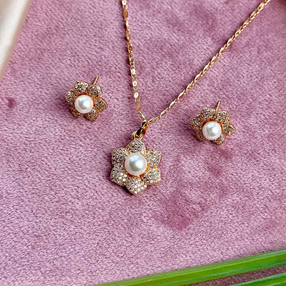 Mia Pendant Set