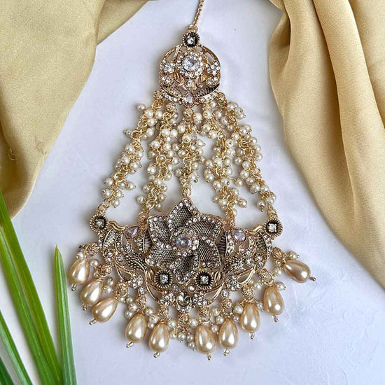 Misra Jhoomar