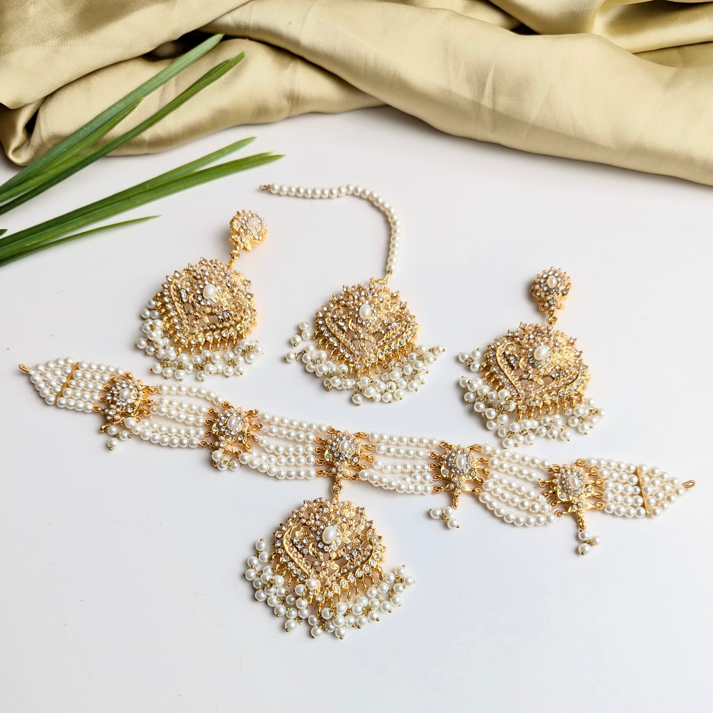 Naurattan Pearl Set
