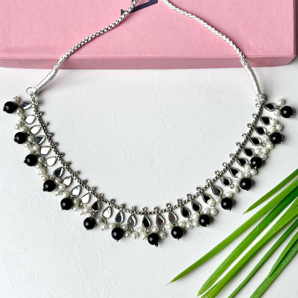 Neelum Necklace (Silver Black)