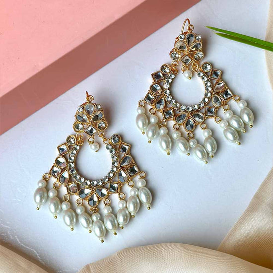 Neelum Earrings (Pearl)