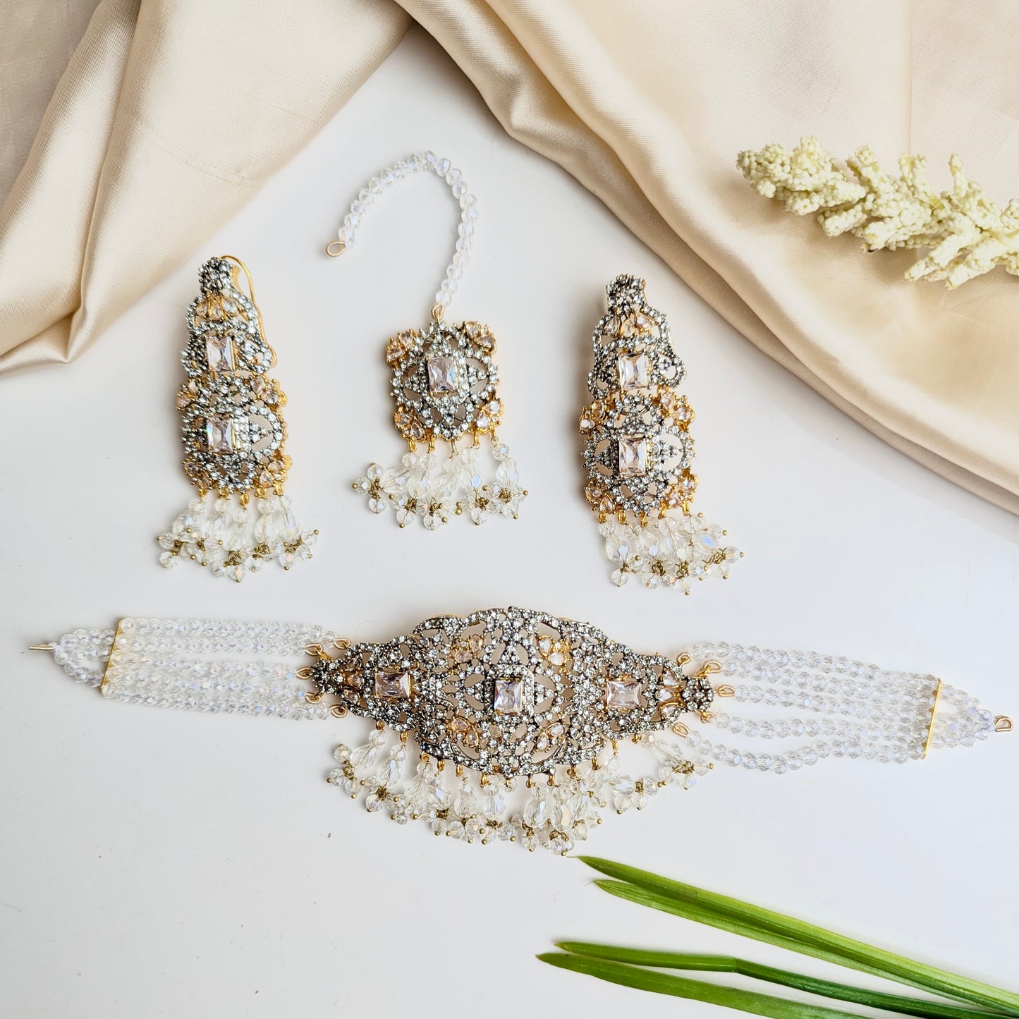 Noor-e-Panna Set (Crystal)