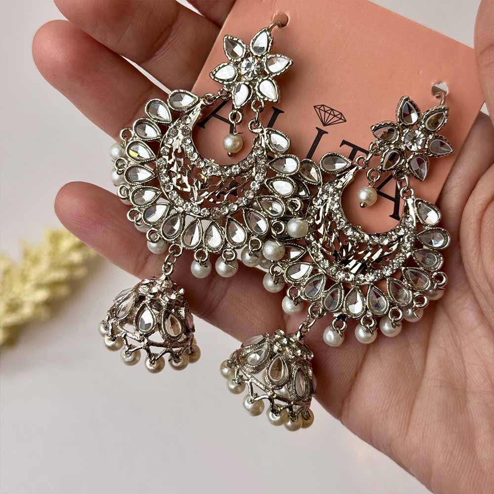 Samiya Earrings (Silver)