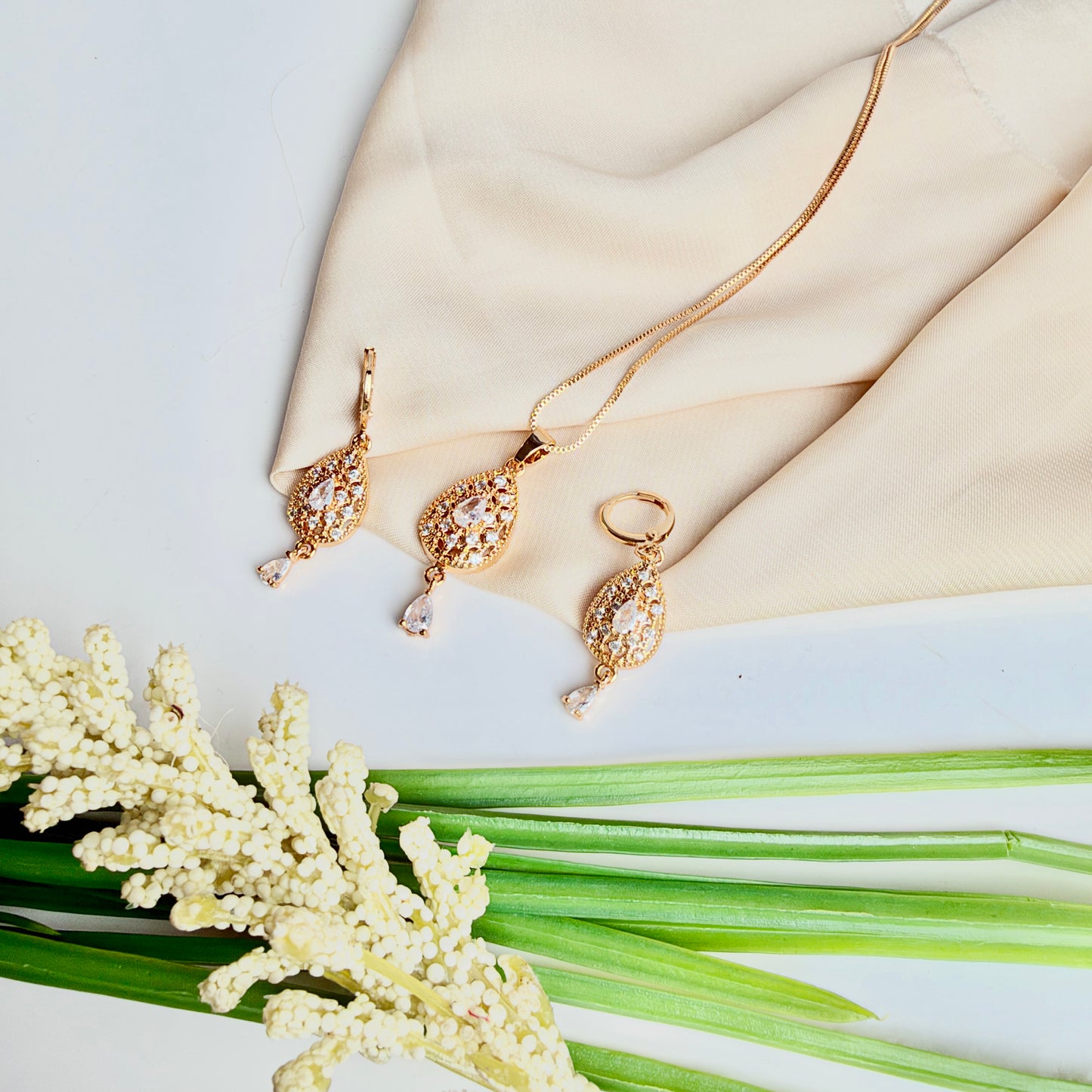 Sema Locket Set (Pearl)