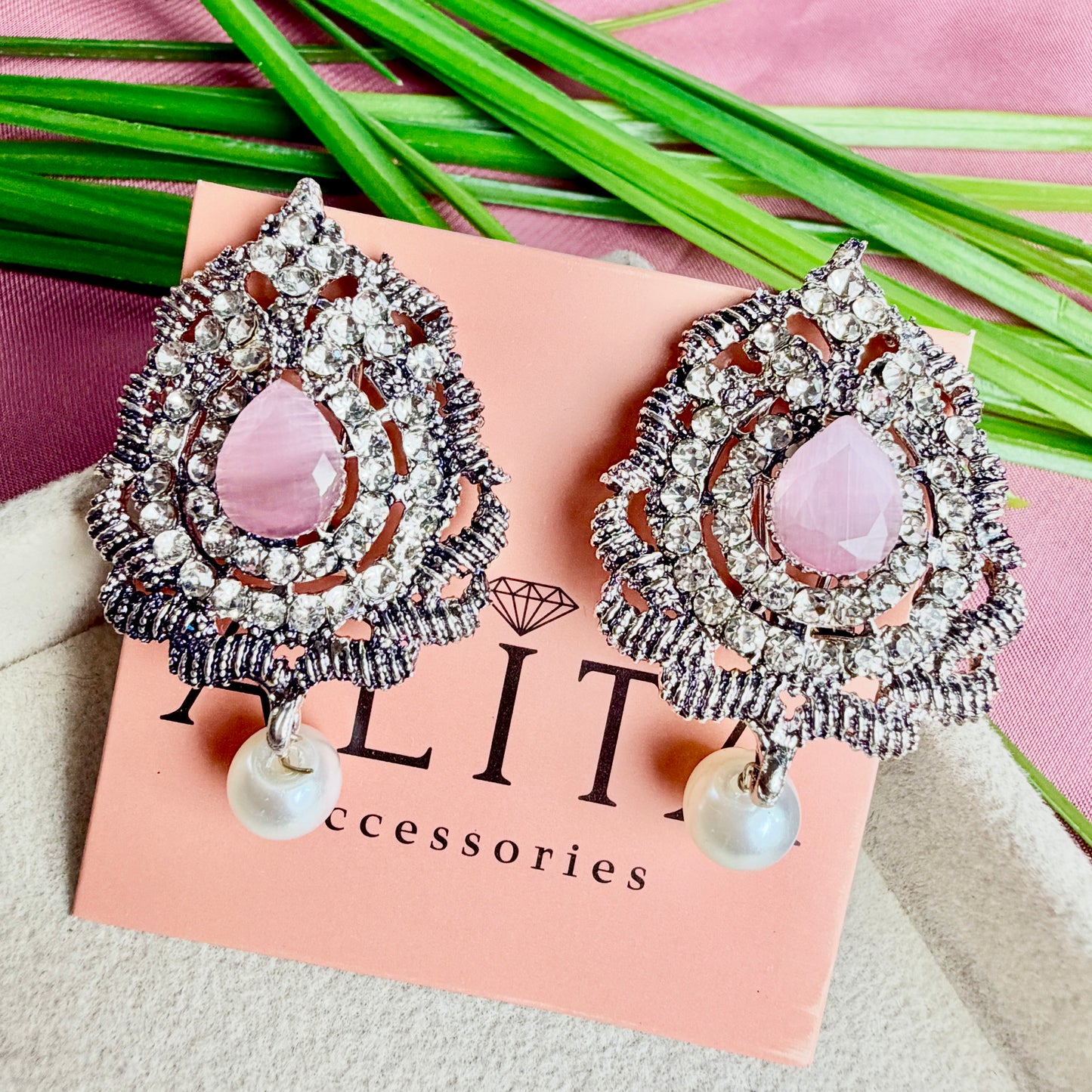 Silver-Tone Stud (Baby Pink)