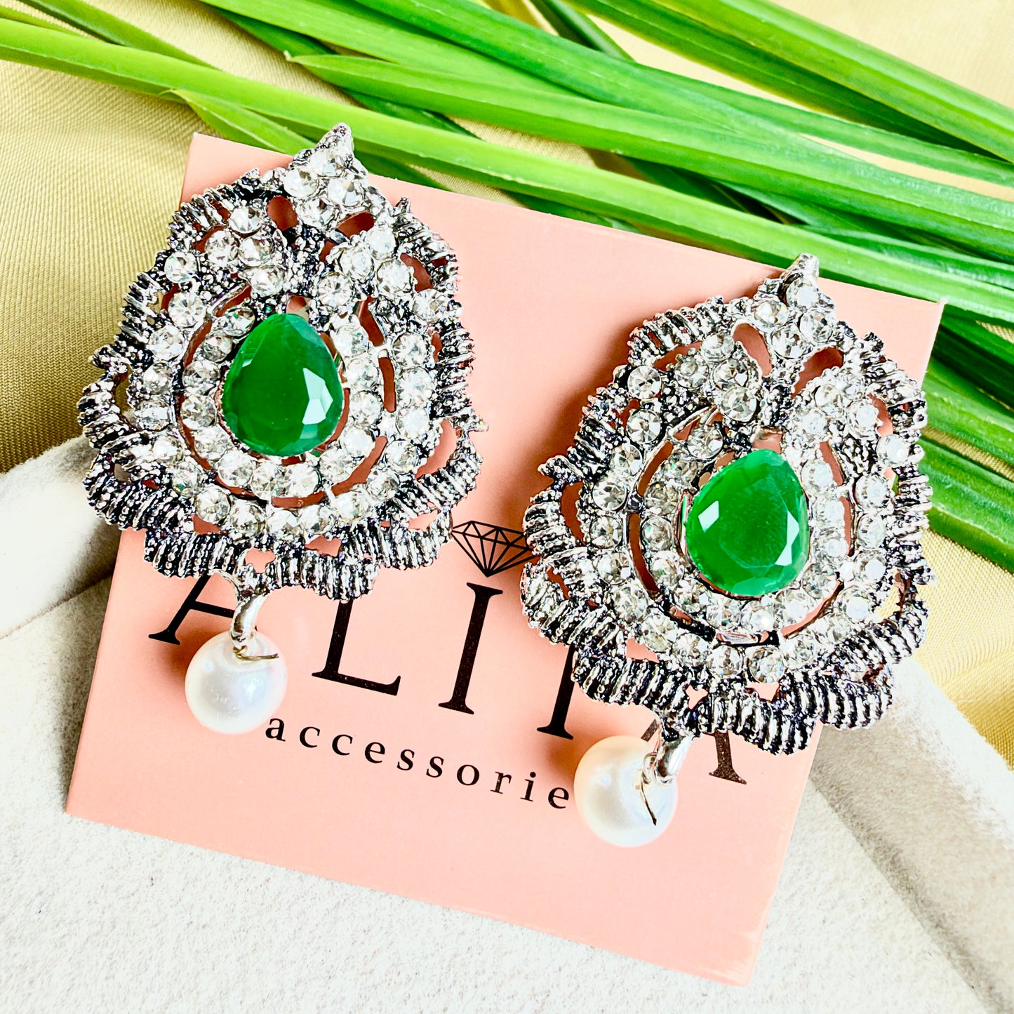 Silver-Tone Stud (Green)