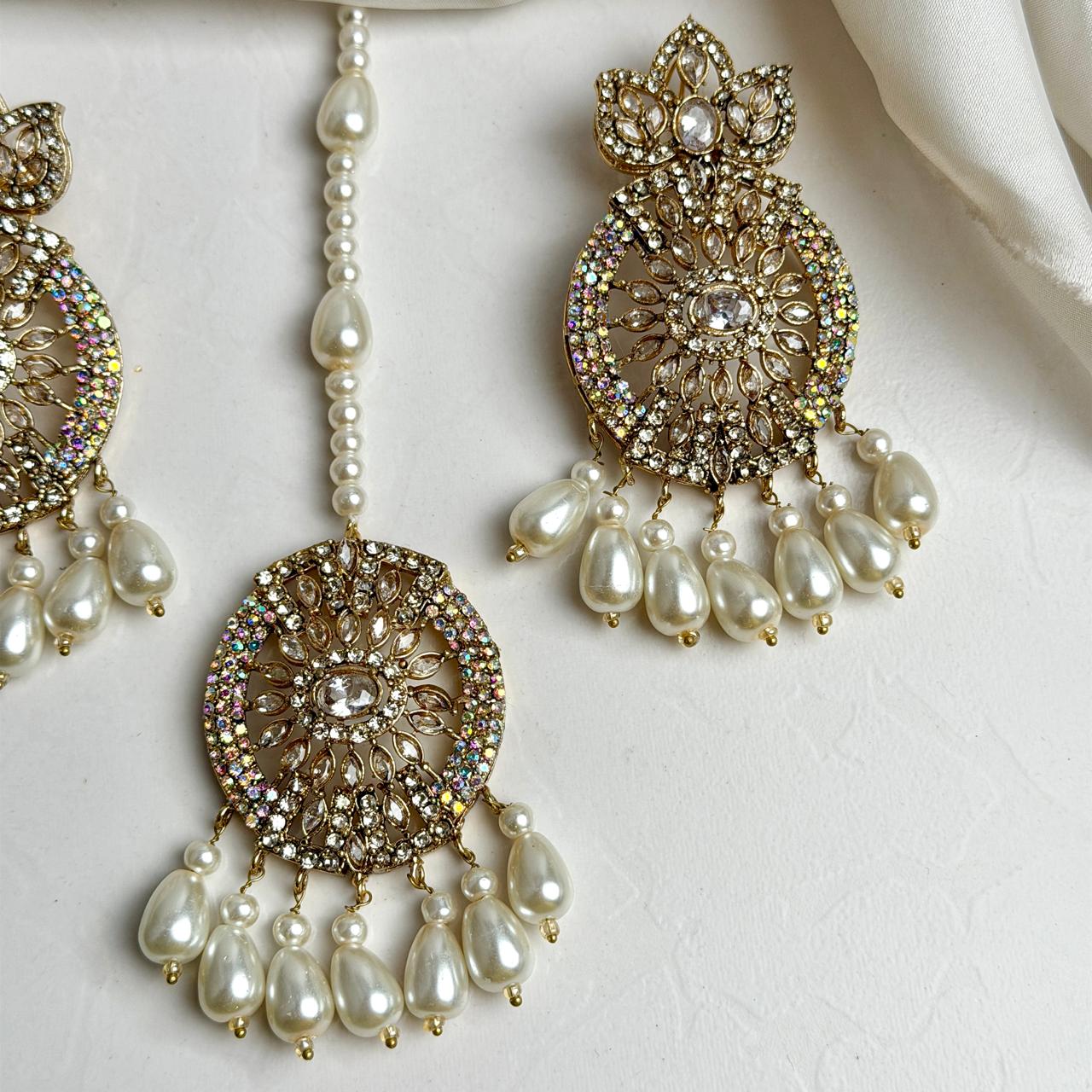 Zaria earrings and teeka set (golden pearl)