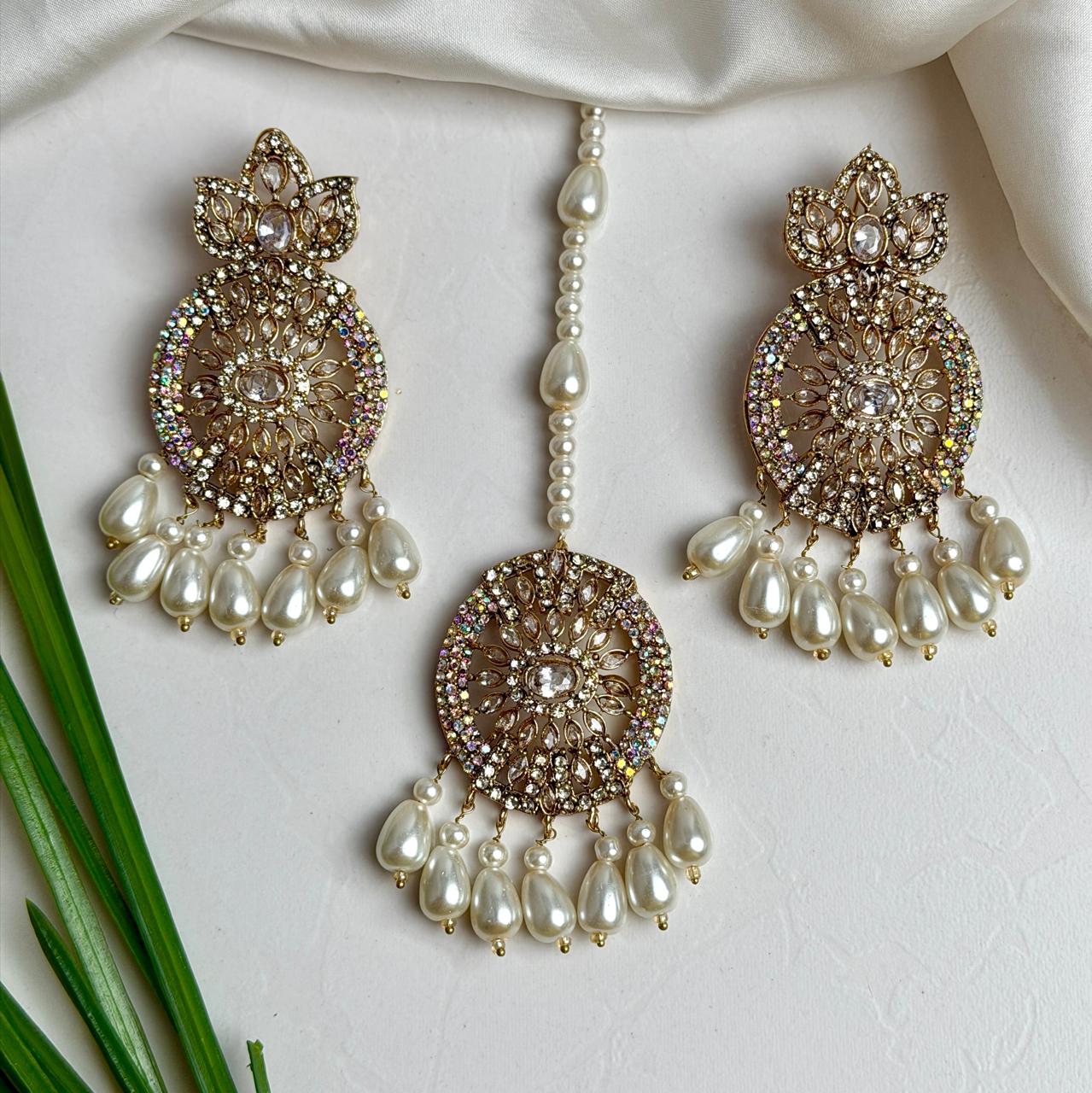 Zaria earrings and teeka set (golden pearl)