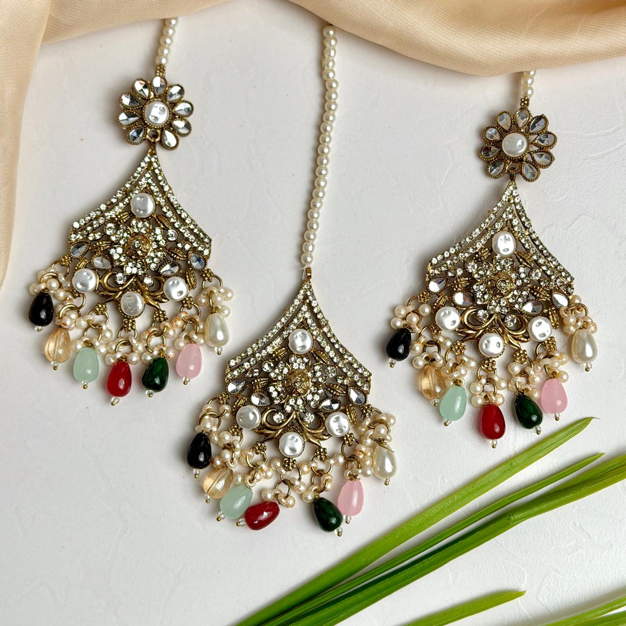 Arshia earrings and teeka set (Multi)