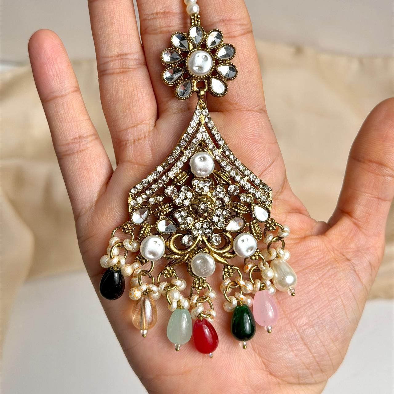 Arshia earrings and teeka set (Multi)