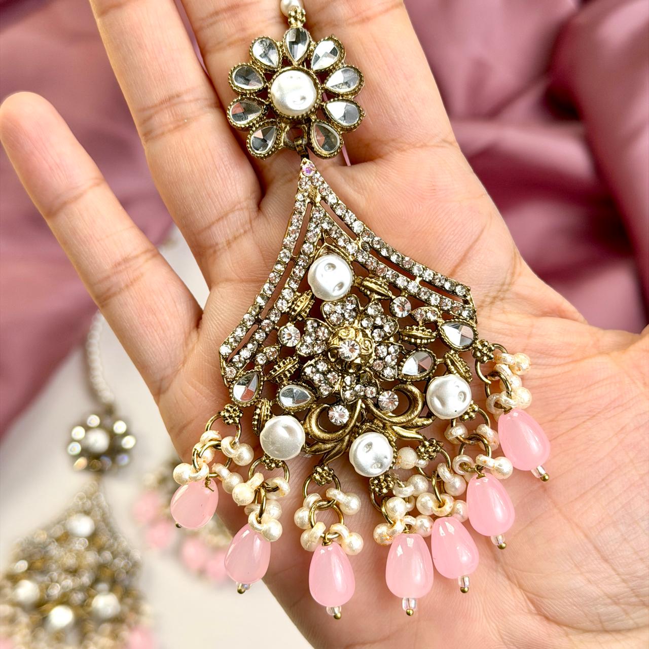 Arshia earrings and teeka set (Pink)