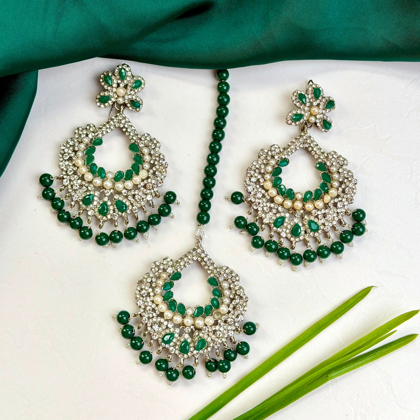 Naqsh earrings and teeka set(Green)