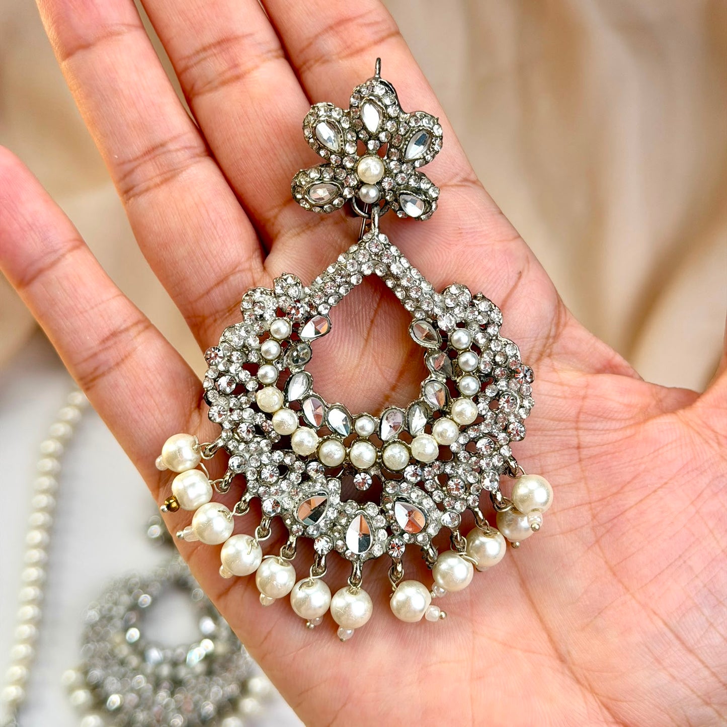 Naqsh earrings and teeka set(Silver)