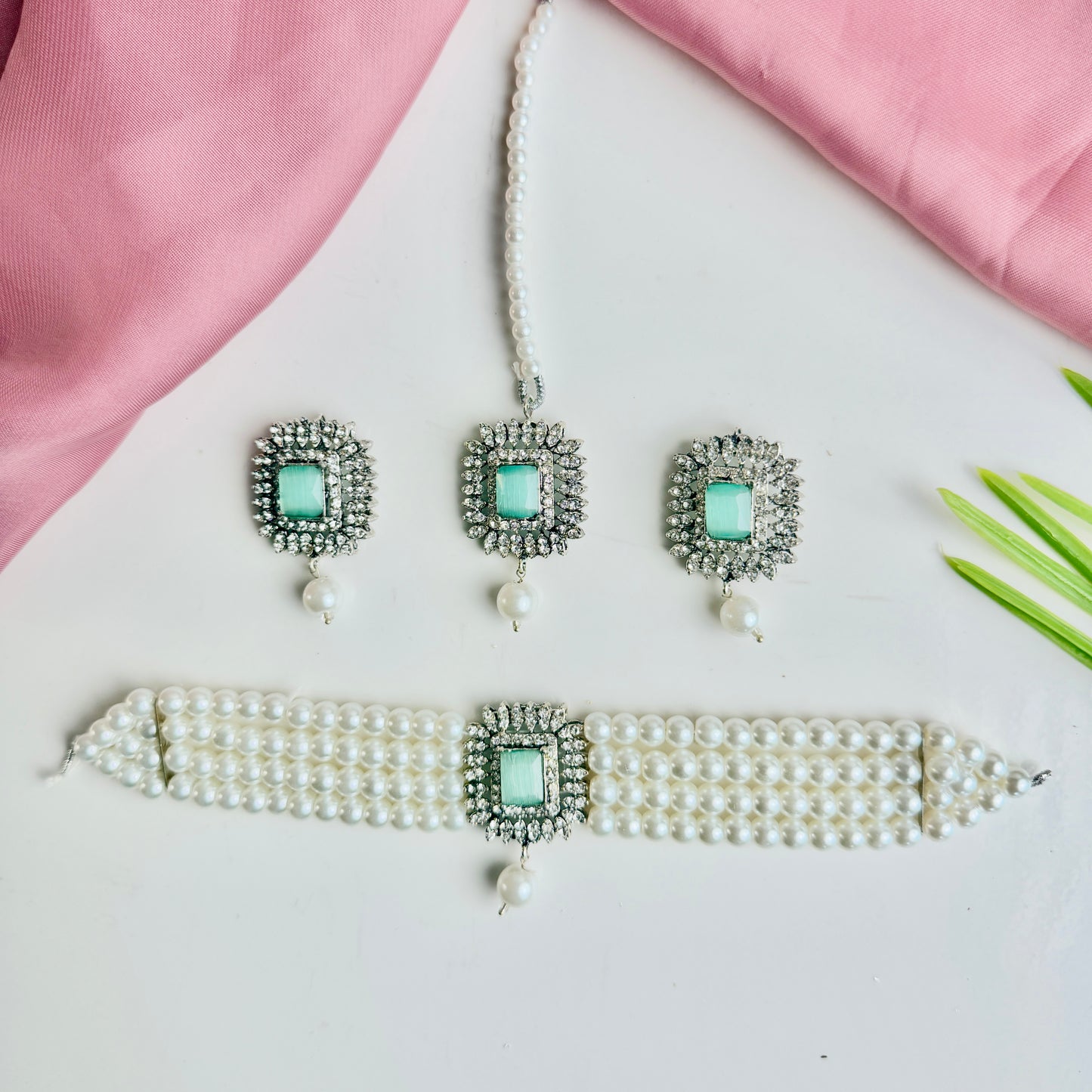 Zareen Silver Set (Mint)