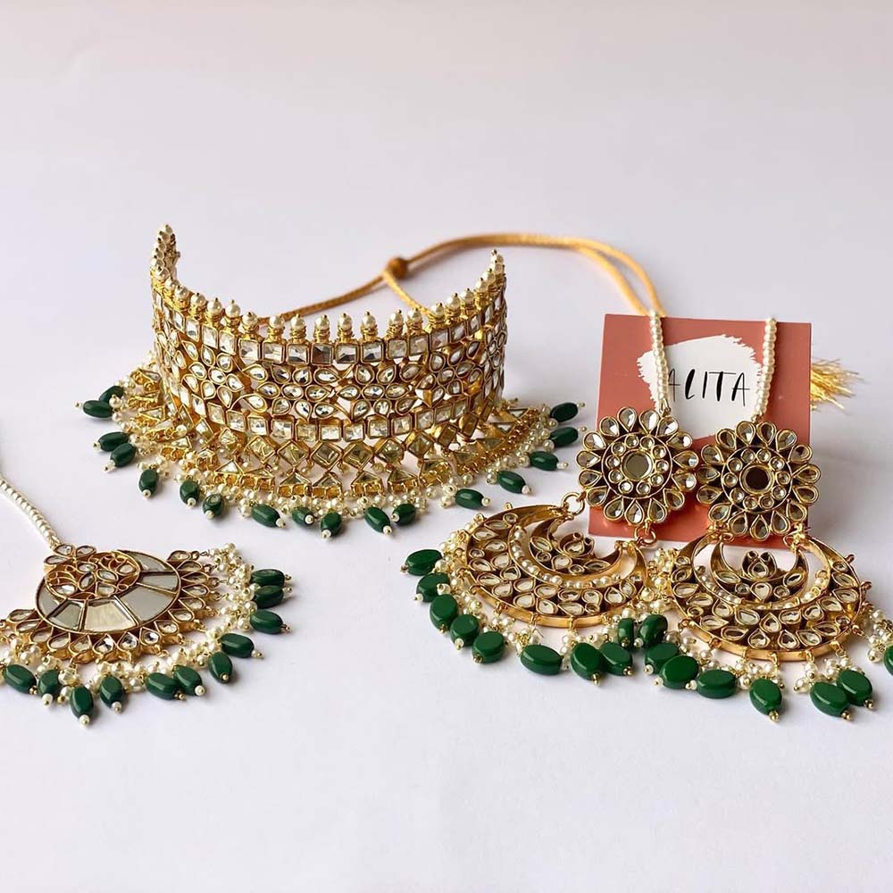 Aaniya Collar Set (Green)