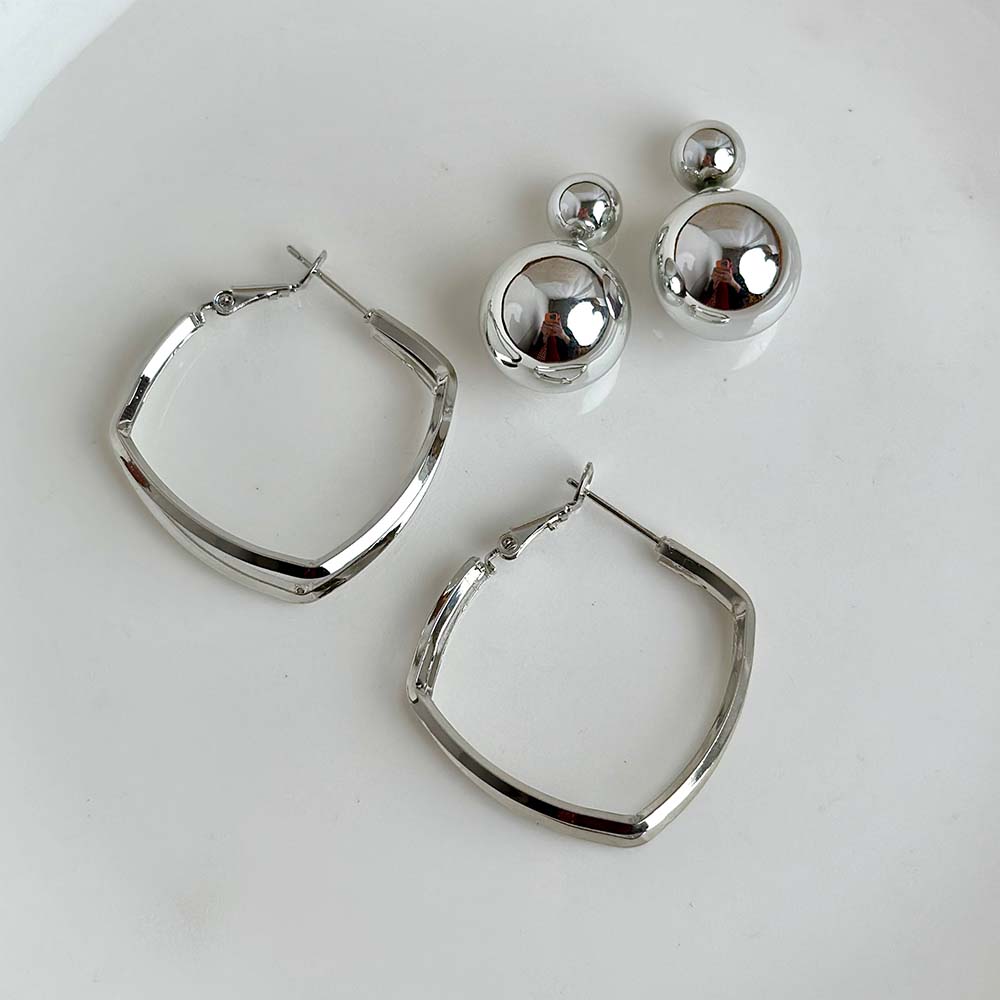 Load image into Gallery viewer, Milo Earrings (Silver)
