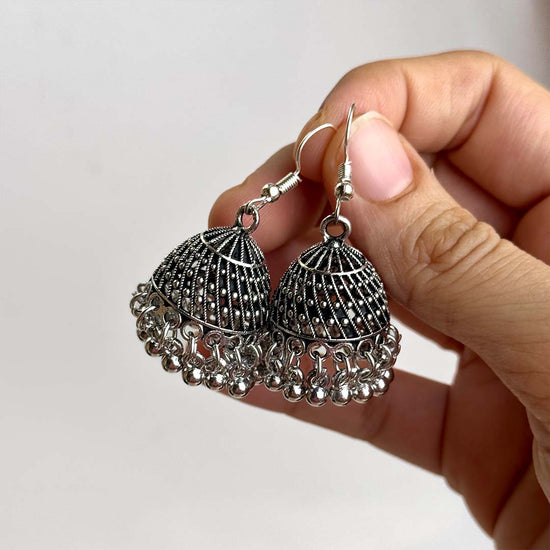 Nira Jhumki