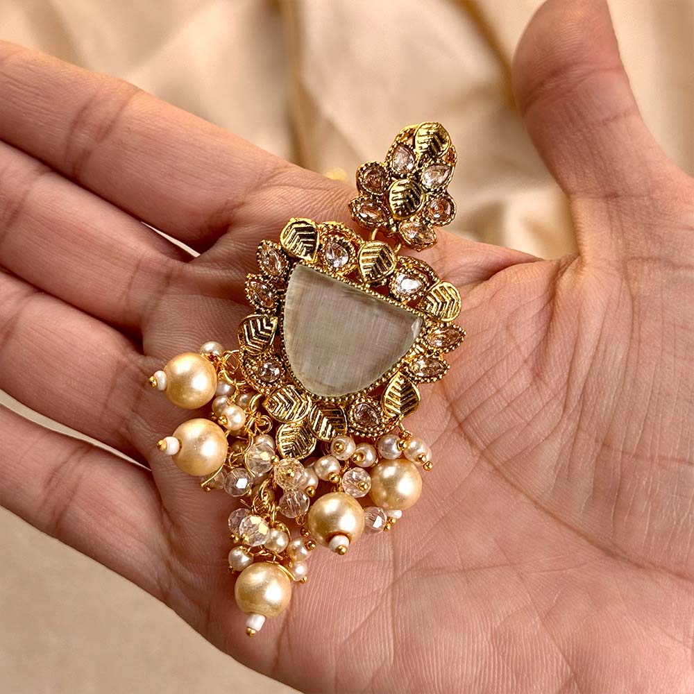 Nooreh Earrings (Off White)