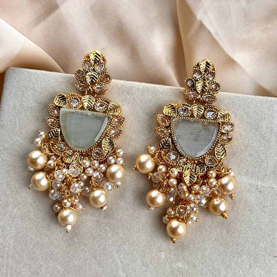 Nooreh Earrings (Off White)